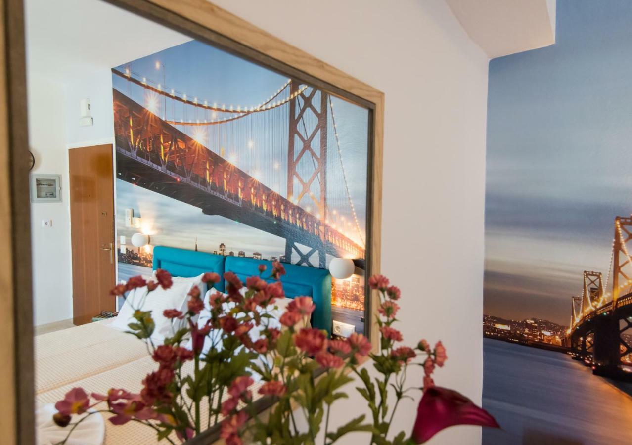 Christina'S Luxury Apartment Resmo Dış mekan fotoğraf
